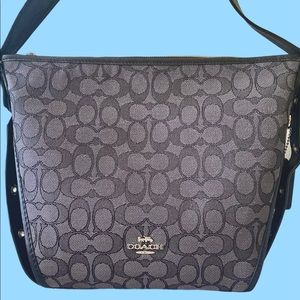 FLASHY CHIC COACH DUFFLETTE 👜 {signature jacquard